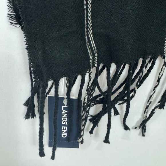 Lands' End Black Plaid Scarf NWT - Picture 5 of 7